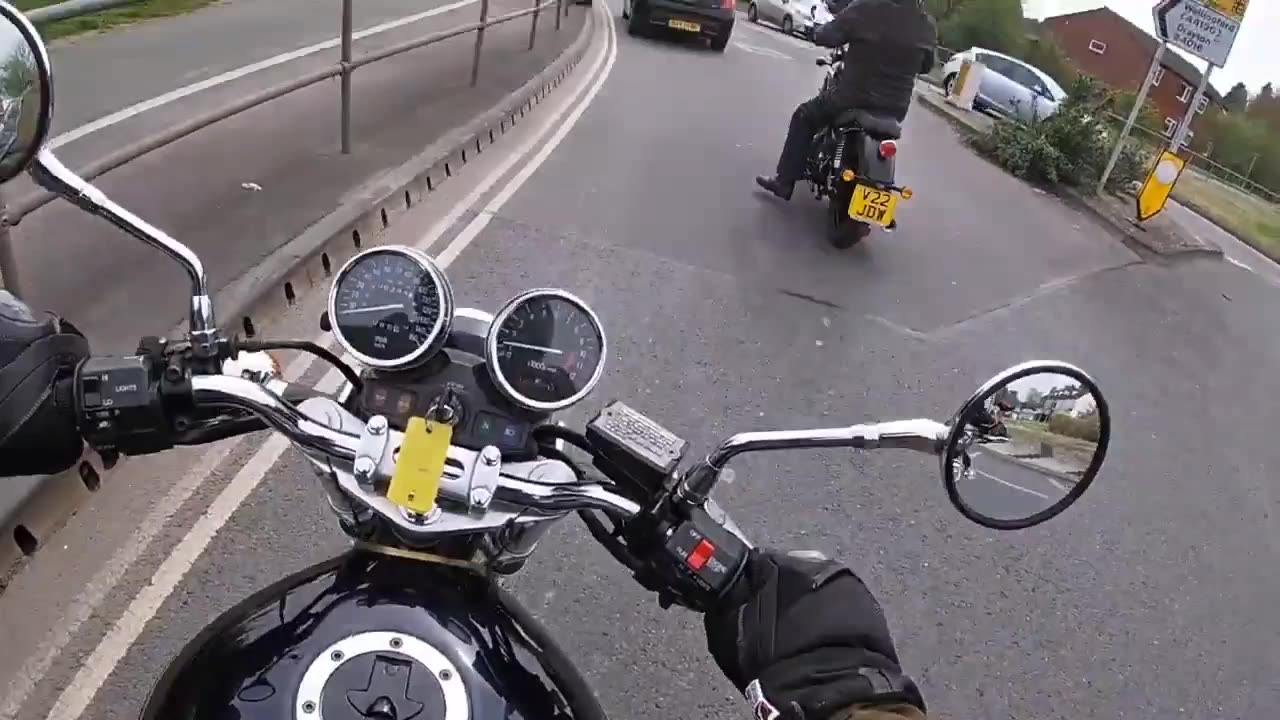 Kawasaki Zephyr 750 Classic ✨ | Walkaround & Short Ride Test Part 1