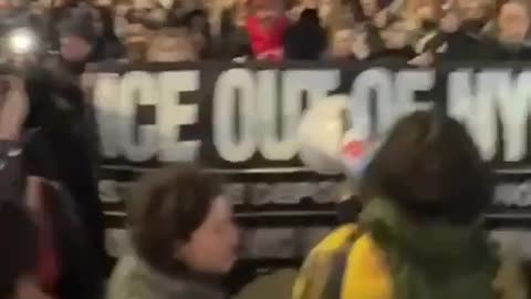 🇺🇸🔥 Groß angelegte Anti-ICE- und Anti-Trump-Proteste in den gesamten Vereinigten Staaten