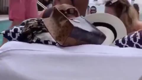 Catching your girl cheating while on vacation is wild