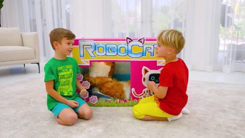 Real cat vs Robo cat - Funny toy story for kids!