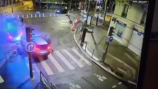 A police chase in Paris ends like this in the video below 🤦🏻: 10 police officers injured