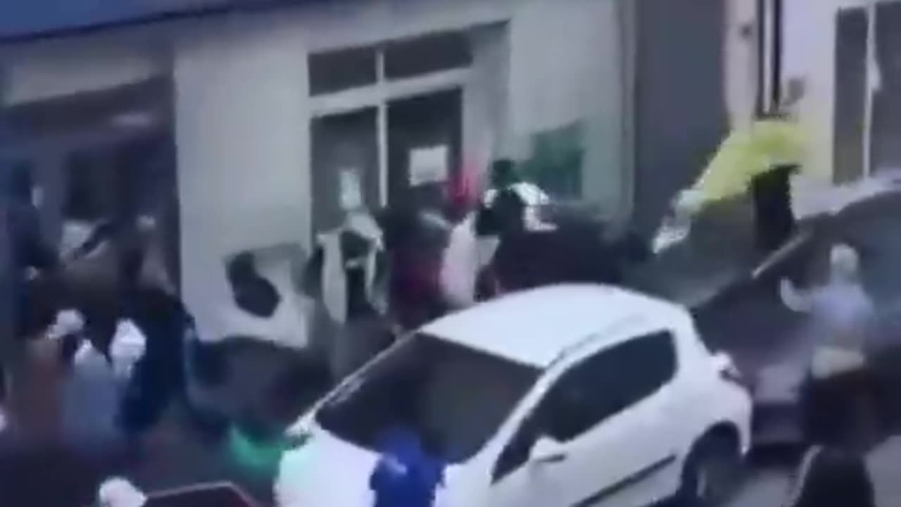 Africans and Islamic Arabs devastate Lyon.