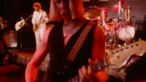 Kansas - Carry on Wayward Son (Official Video) (480p)