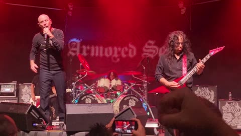 Armored saint ( live )