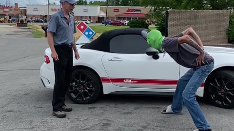 My Alien boyfriend meets PIZZA DELIVERY guy for the first time!!!!!!