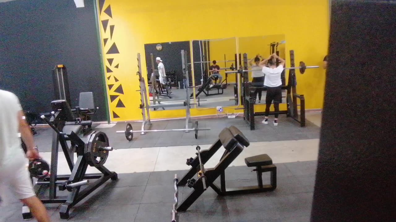 DÍA DE ESPALDA – HEAVY DUTY (RUMBLE)