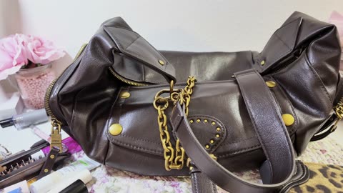 What’s in my Steve Madden Slouchy Cargo Bag & #MSBLUE Jewelry