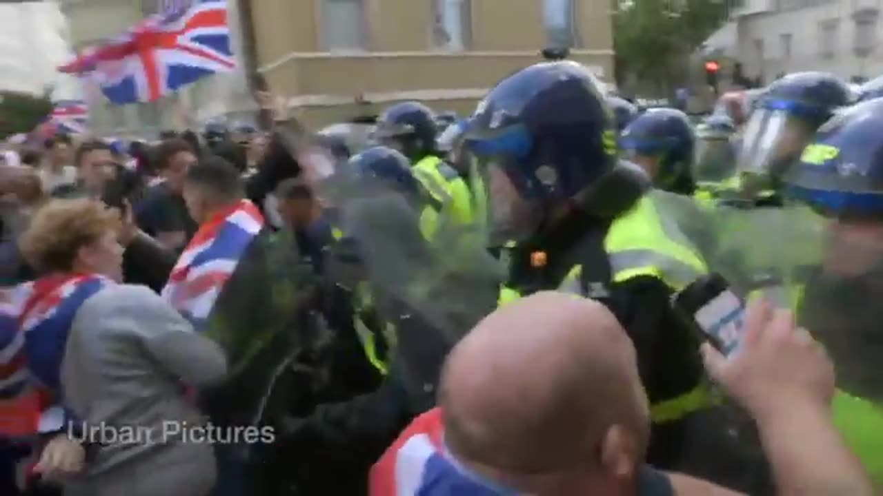 Peaceful Unite the Kingdom March - The only violence was caused by the Police