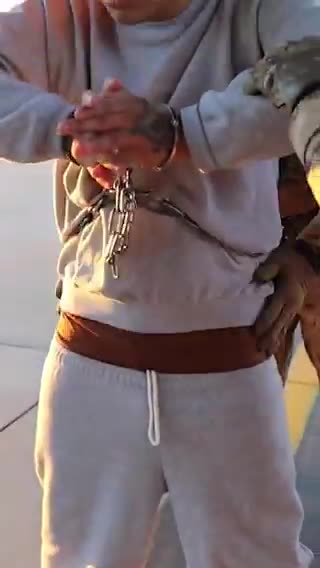 🚨 LMAO! The Trump White House is TROLLING the Tren de Aragua gang members...