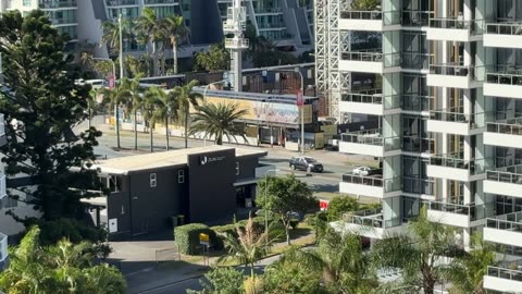 Pine Street Fire, Budds Beach Surfers Paradise: Raw Footage of Firies & News Crew