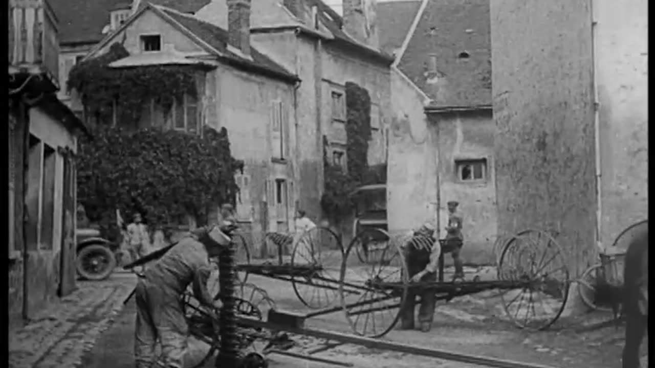 [STOCK NEWSREEL EXCERPTS] - [STOCK NEWSREEL EXCERPTS] - cbs-cbswwi-402