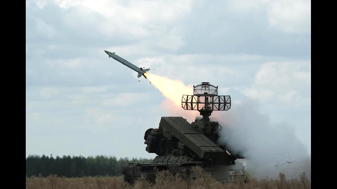 Prawie dwieście dronów i ponad tysiąc żołnierzy. Rosyjskie Ministerstwo Obrony ujawniło szokujące...