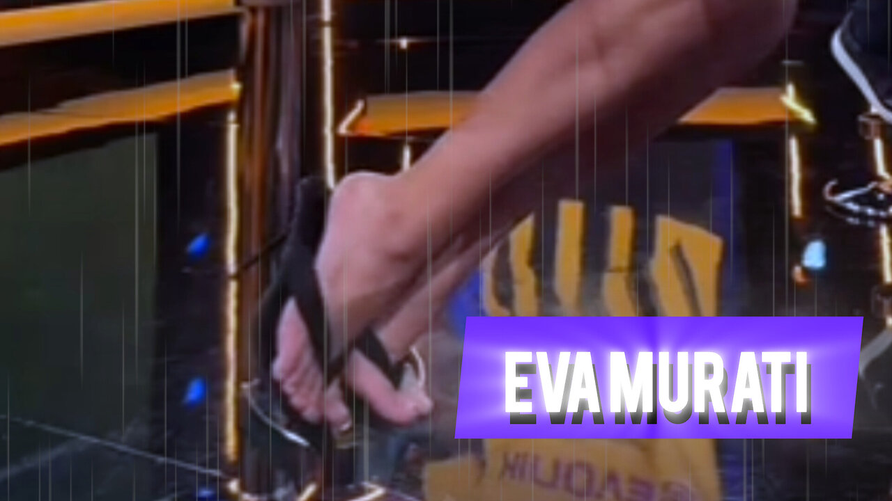 Eva Murati's Flip Flop Shoeplay 👣