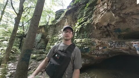 Skin lurkers at Natural Rock Bridge