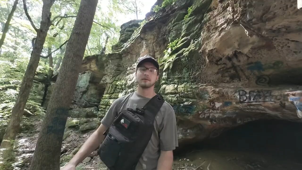 Skin lurkers at Natural Rock Bridge