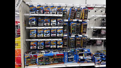 Fresh cases, treasure hunt and awesome finds!! Hot wheels hunting!!!