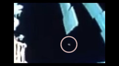 UFO video: NASA video footage (ISS): Small UFO changes trajectory