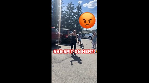 Racist woman spits on her neighbor…This is not okay😡💔
