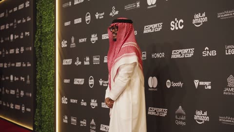 EWC 2025 Opening Ceremony Red Carpet Arrivals | Seventeen’s DINO & More!