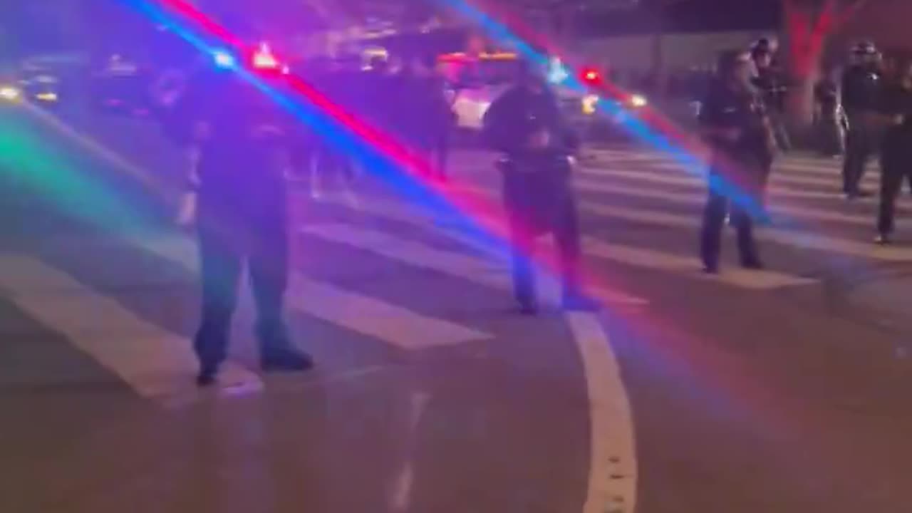 LAPD is not playing around today. Keeping DTLA clear of shenanigans