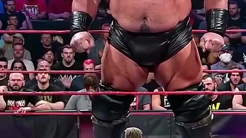 Big Man with Small Men Fight