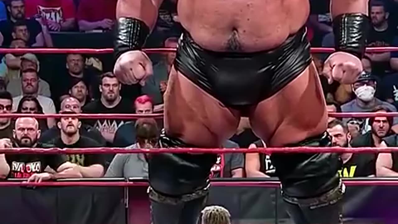 Big Man with Small Men Fight