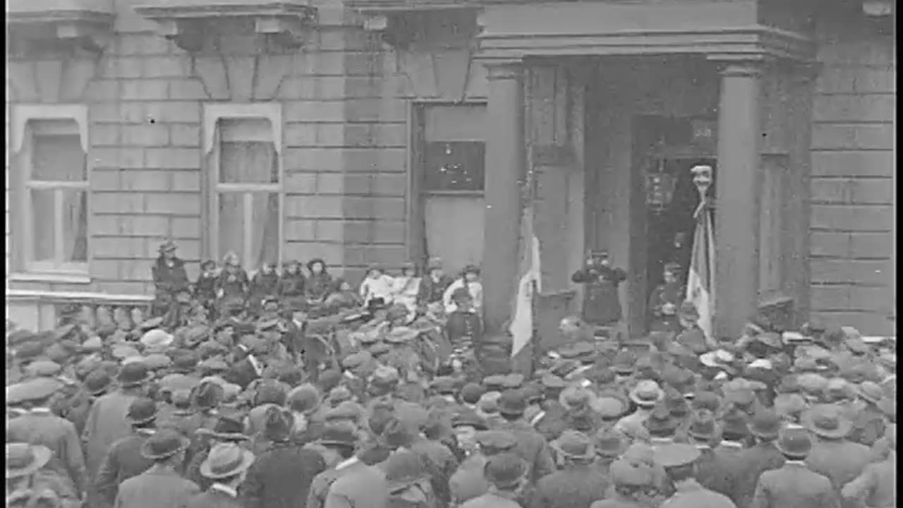 [BRITISH NEWSREEL EXCERPTS] - [BRITISH NEWSREEL EXCERPTS] - cbs-cbswwi-537