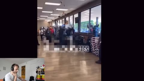 Omg! Chicago Kids Looting Awaiting the Feds!!! Wow Xs Disgusting!!!