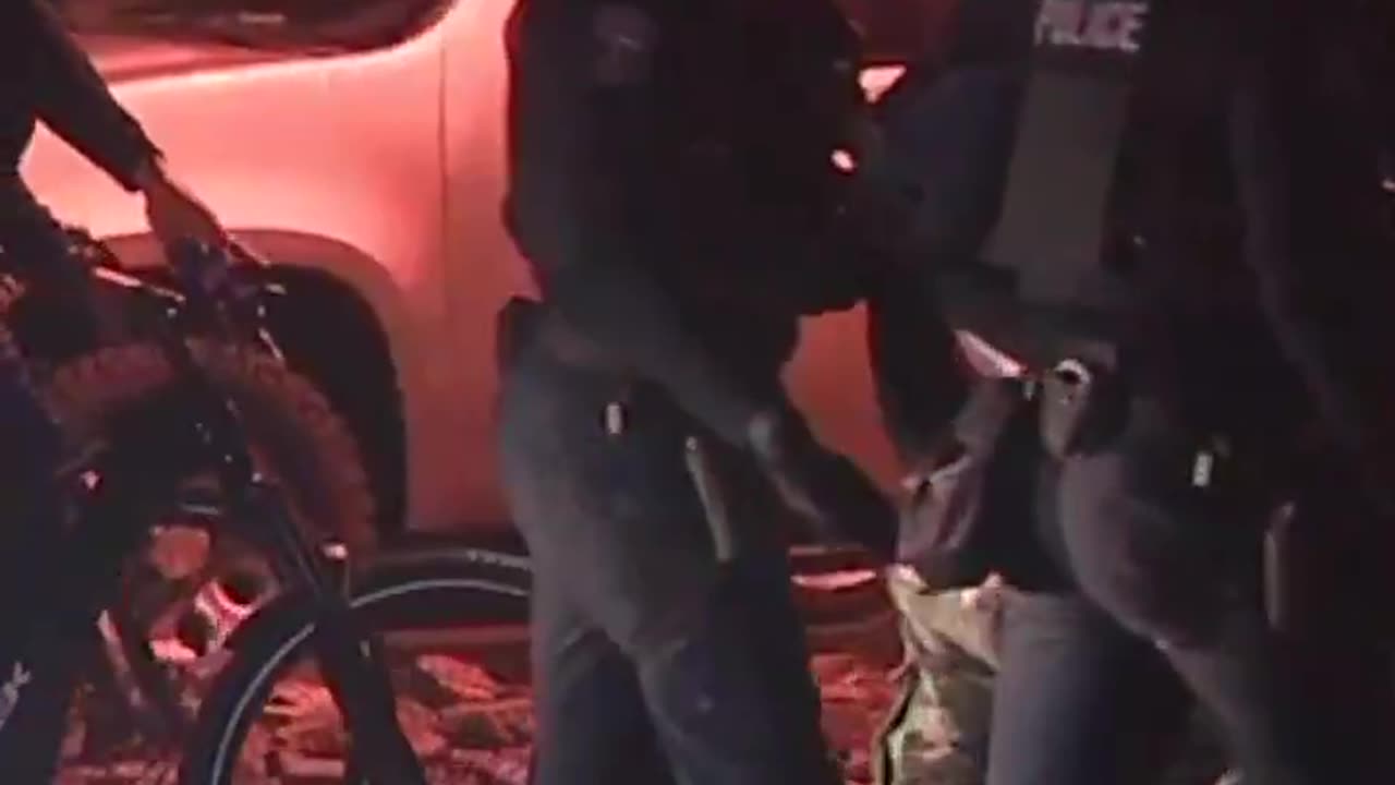 Anti-ICE protesters fume as HSI serves warrants at AZ Zipps Sports Grill Locations