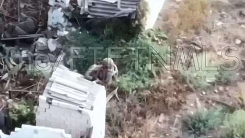 Ukrainian POW's Captured and One Got The Idea to Charge The Russians (Graphic warning)