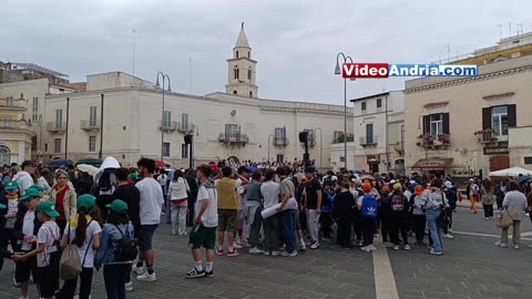 Andria: in Piazza Catuma centinaia di giovanissimi per la "Marcia della Legalità"