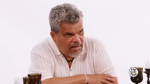 Luis Guzmán describes his former co-stars with one word gives Jennifer Lopez an “Okay.” / Jlo