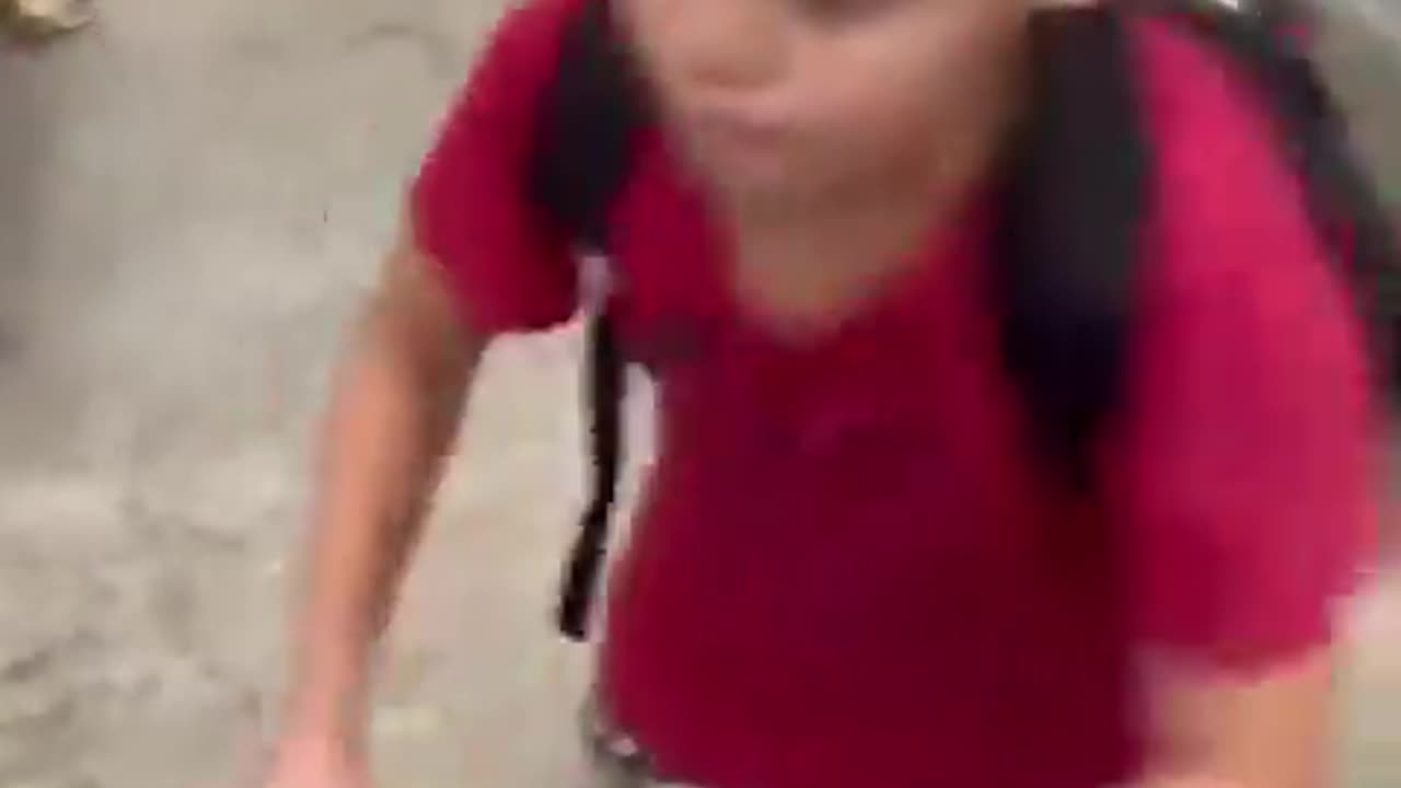 Child throw temper tantrum and destroy store, does not listen to parent