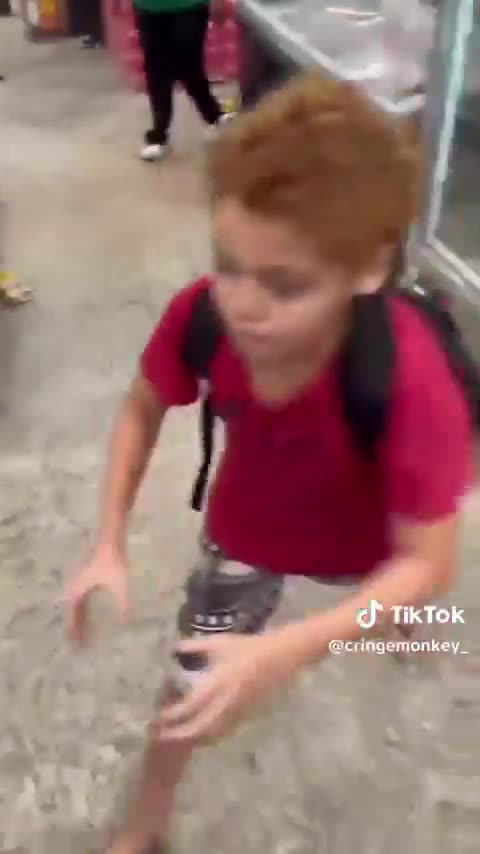 Child throw temper tantrum and destroy store, does not listen to parent