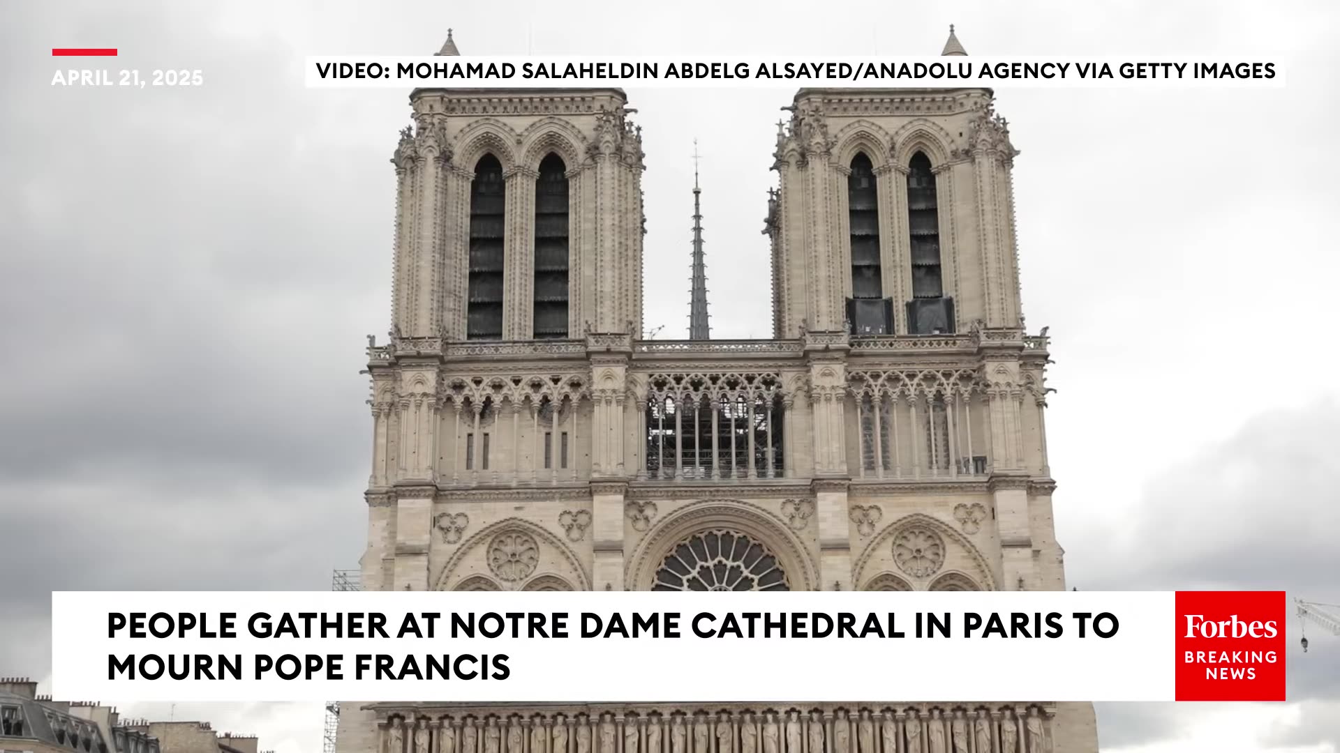 Parisians Gather at Notre-Dame to Mourn Pope Francis