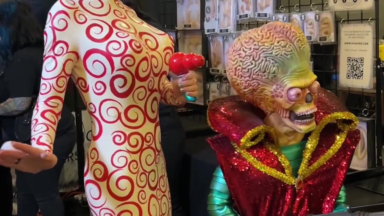 Mars Attacks Makeup Demo at Monsterpalooza