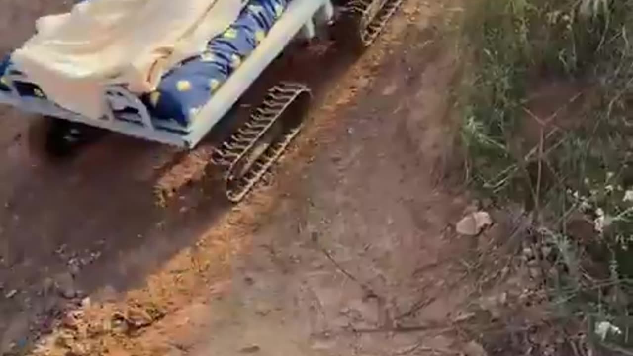 This Chinese engineer made a motorized bed.Next level laziness