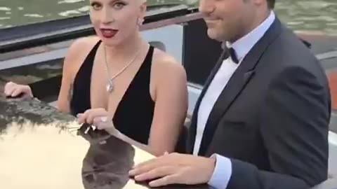 HOLLYWOOD ELITE IN THE FIRING LINE