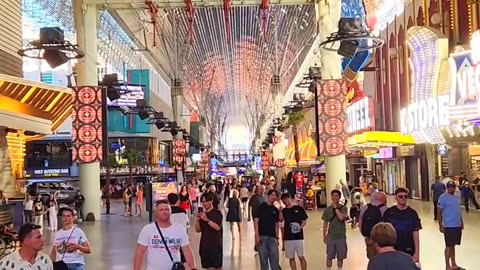 Fremont Street Experience Las Vegas ✌️