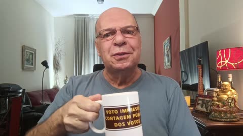 Trump taxa Brasil em 50%. Se reclamar, aumenta!
