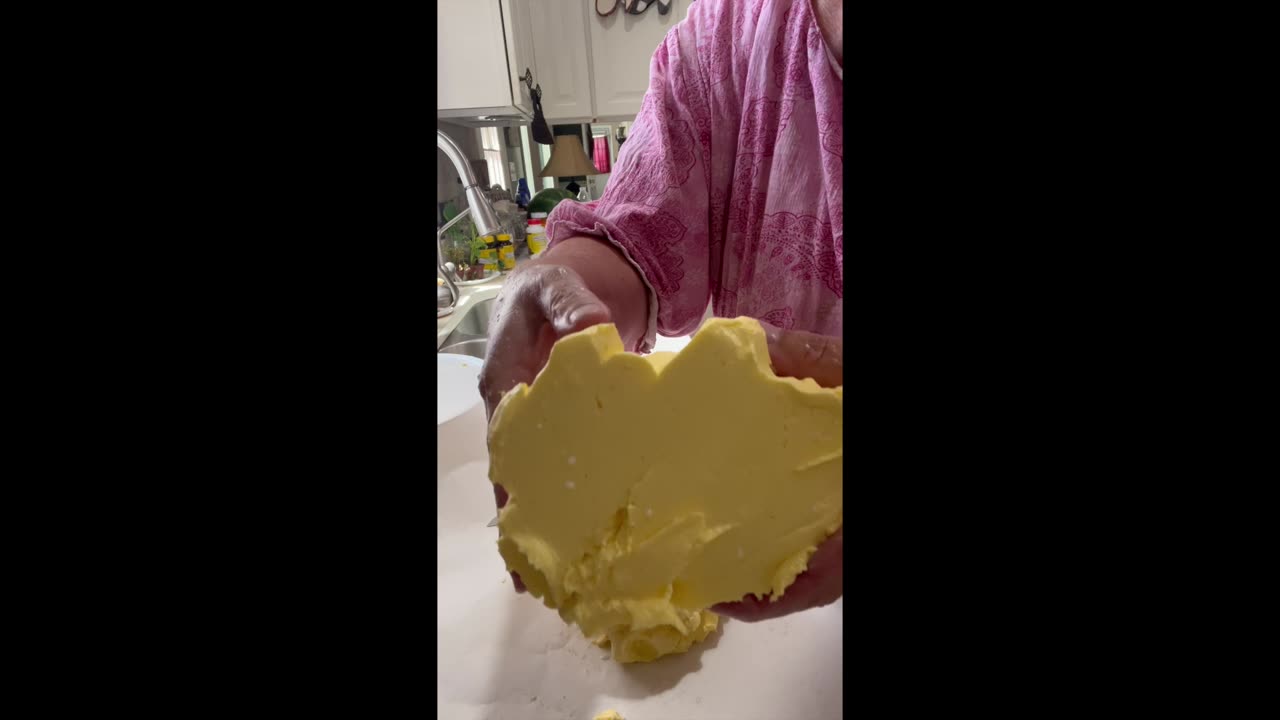 "From Cream to Table: How to Make Butter at Home"