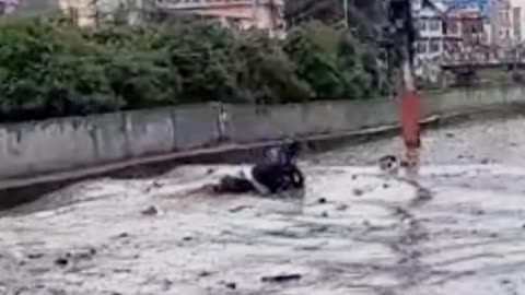 Bikers fall..