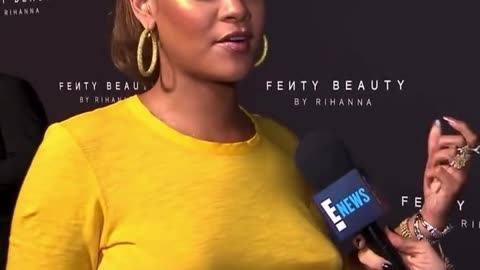 RIHANNA!!! WOWOWWWWW!!! LOOK AT HER BOOBS & NIPPLES!!! SO .....WOW!!!