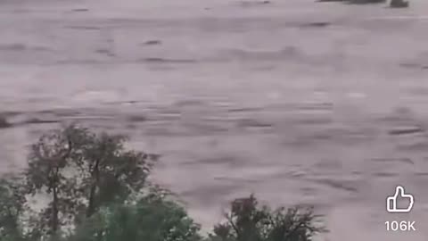 Time-lapsed video showing the rise of the Guadalupe River in Texas.