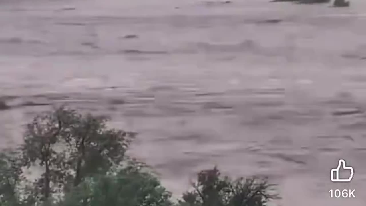 Time-lapsed video showing the rise of the Guadalupe River in Texas.