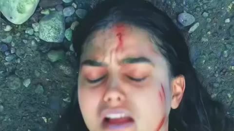 जंगल में फंसी एक महिला 😱