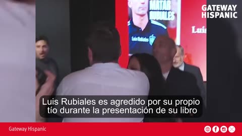 Luis Rubiales es agredido por su propio tío durante la presentación de su libro
