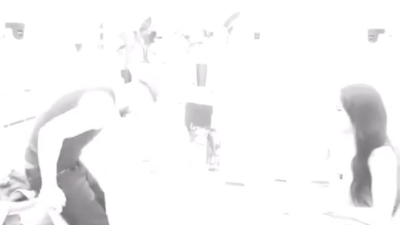 Publikohet video, ja çfarë ndodhi mes Eglit dhe Gjestit kur ikën dritat në suitë
