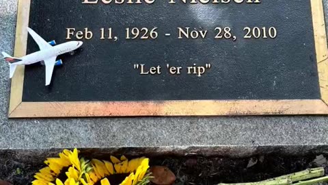 FAMOUS GRAVES - VOL. 421: LESLIE NIELSEN