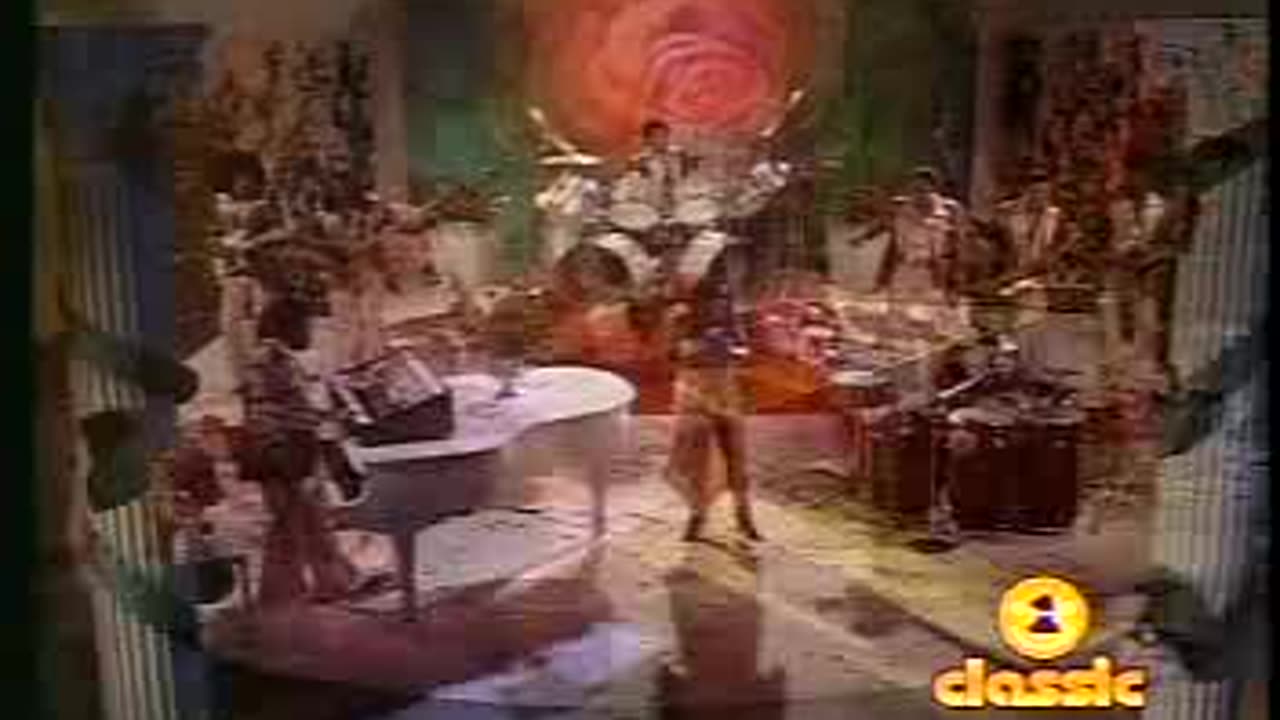 Rose Royce - Love Don't Live Here Anymore